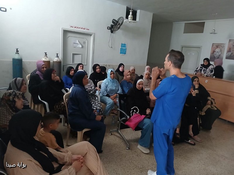 ندوة صحية توعوية حول "تكيس المبايض" للدكتور سليم رمضان في مخيم المية ومية (خبر + 5 صور)